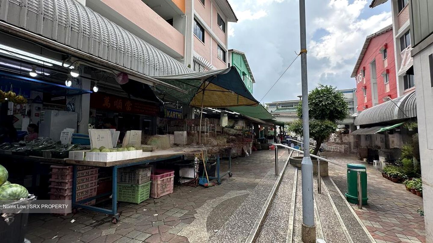 Yishun Indoor Stadium (D27), Shop House #448528771
